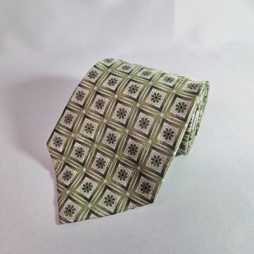 New Geoffrey Beene 100% Silk Hand Made Tie Geometric Green 3.75" x‎ 58"